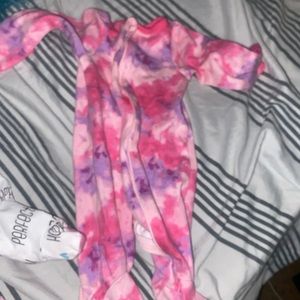 Wonder-nation pink & purple tie-dye zip up footed sleeper NB